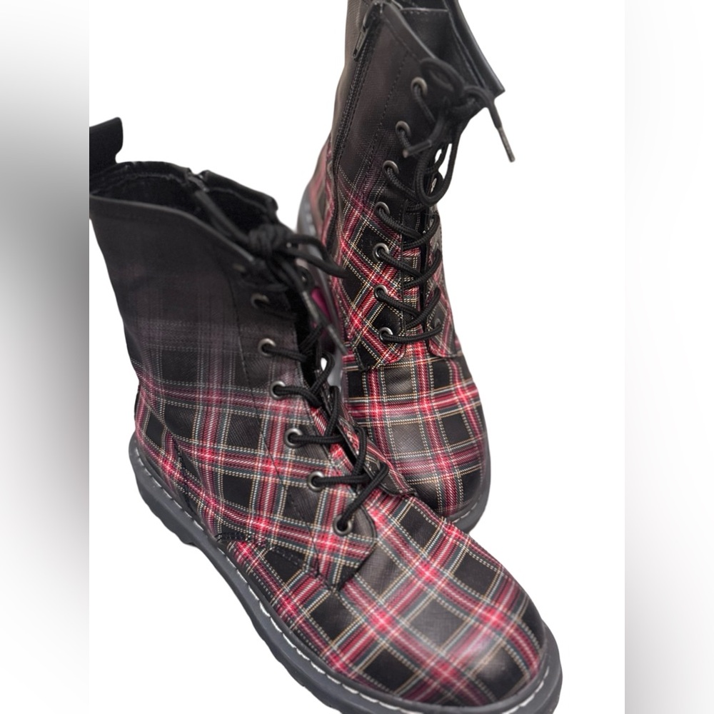 Wild Pair Women's Ryyder Leather Moto
Combat & Lace-up Boots